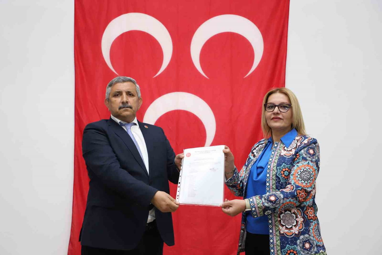 MHP ÇILDIR İLÇE BAŞKANI GÜNDOĞDU MAZBATASINI ALARAK GÖREVE BAŞLADI. (OLGUN...