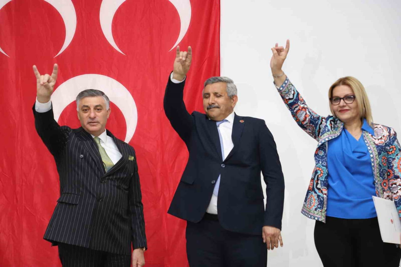 MHP ÇILDIR İLÇE BAŞKANI GÜNDOĞDU MAZBATASINI ALARAK GÖREVE BAŞLADI. (OLGUN...