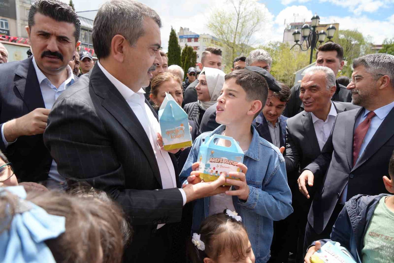 MİLLİ EĞİTİM BAKANI PROF. DR. YUSUF TEKİN, KURBAN BAYRAMI İÇİN GELDİĞİ MEMLEKETİ ERZURUM’DA...