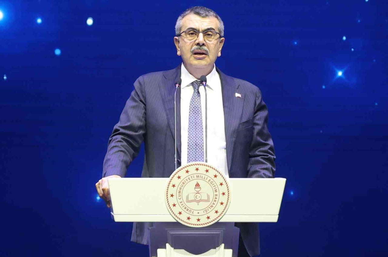 MİLLİ EĞİTİM BAKANI YUSUF TEKİN, "DÜN OKUL KAPILARINDA EVLATLARIMIZIN YOLUNU KESEN ANLAYIŞ BUGÜN...