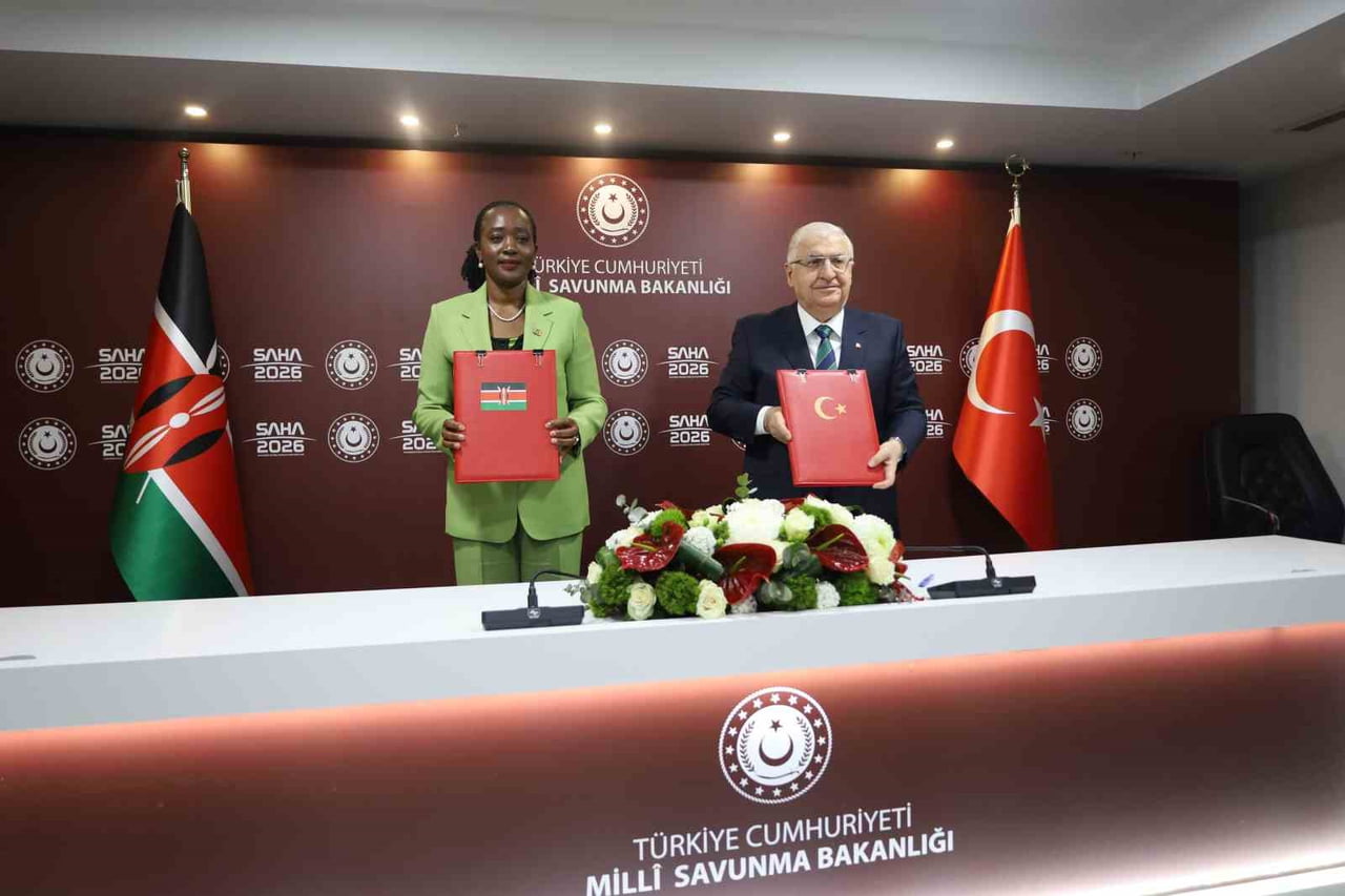 MİLLİ SAVUNMA BAKANI YAŞAR GÜLER FUAR KAPSAMINDA KENYA SAVUNMA BAKANI ROSELİNDA SOİPAN TUYA İLE...