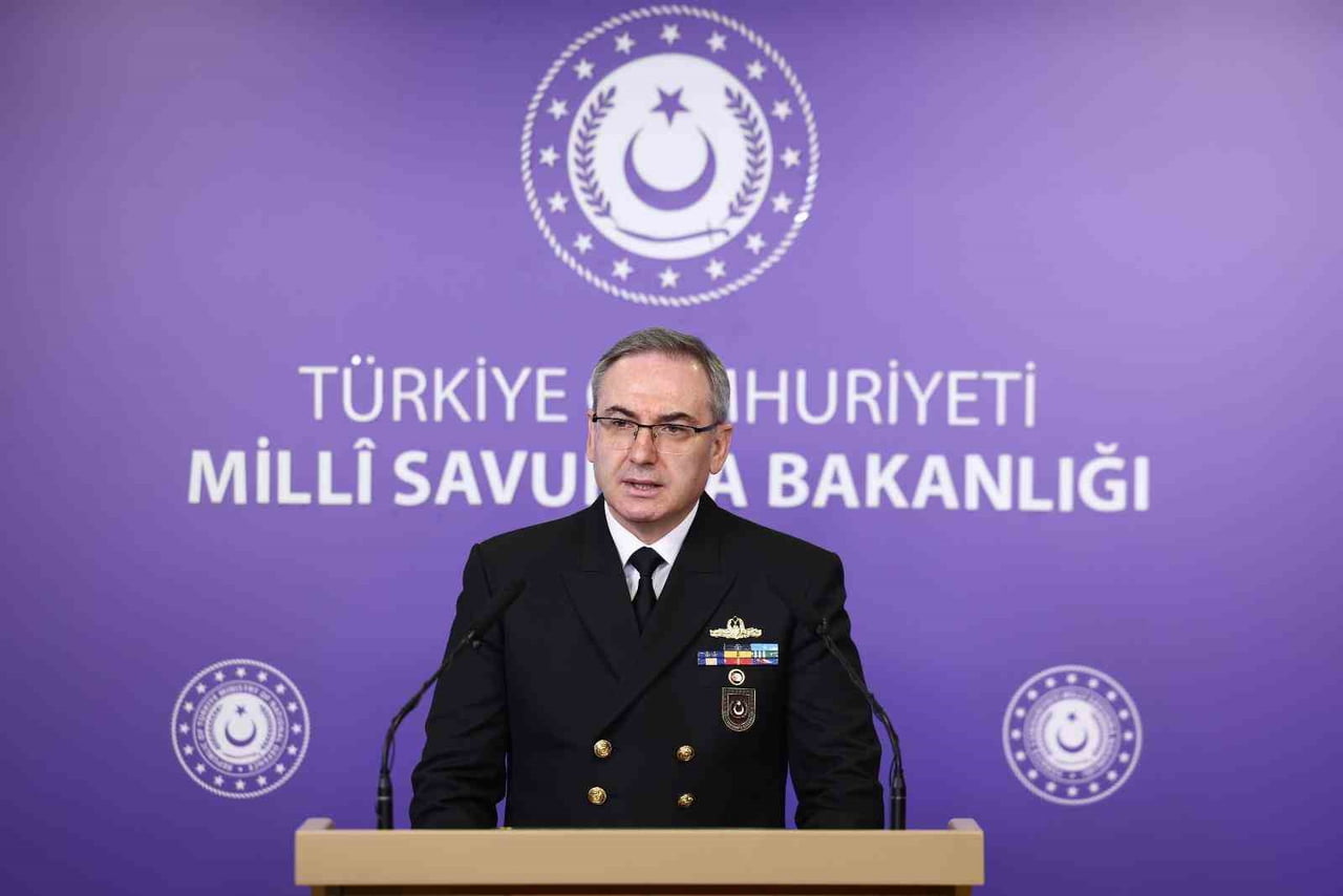 MİLLİ SAVUNMA BAKANLIĞI BASIN VE HALKLA İLİŞKİLER MÜŞAVİRİ TUĞAMİRAL ZEKİ AKTÜRK BASIN TOPLANTISI...