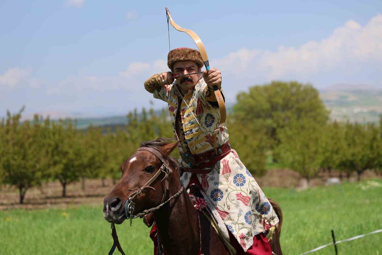 MİLLİ SPORCU VEYSEL BATUHAN BAY, 10 YILLIK KARİYERİNE SIĞDIRDIĞI 41 ALTIN MADALYA VE PAKİSTAN'DAN...