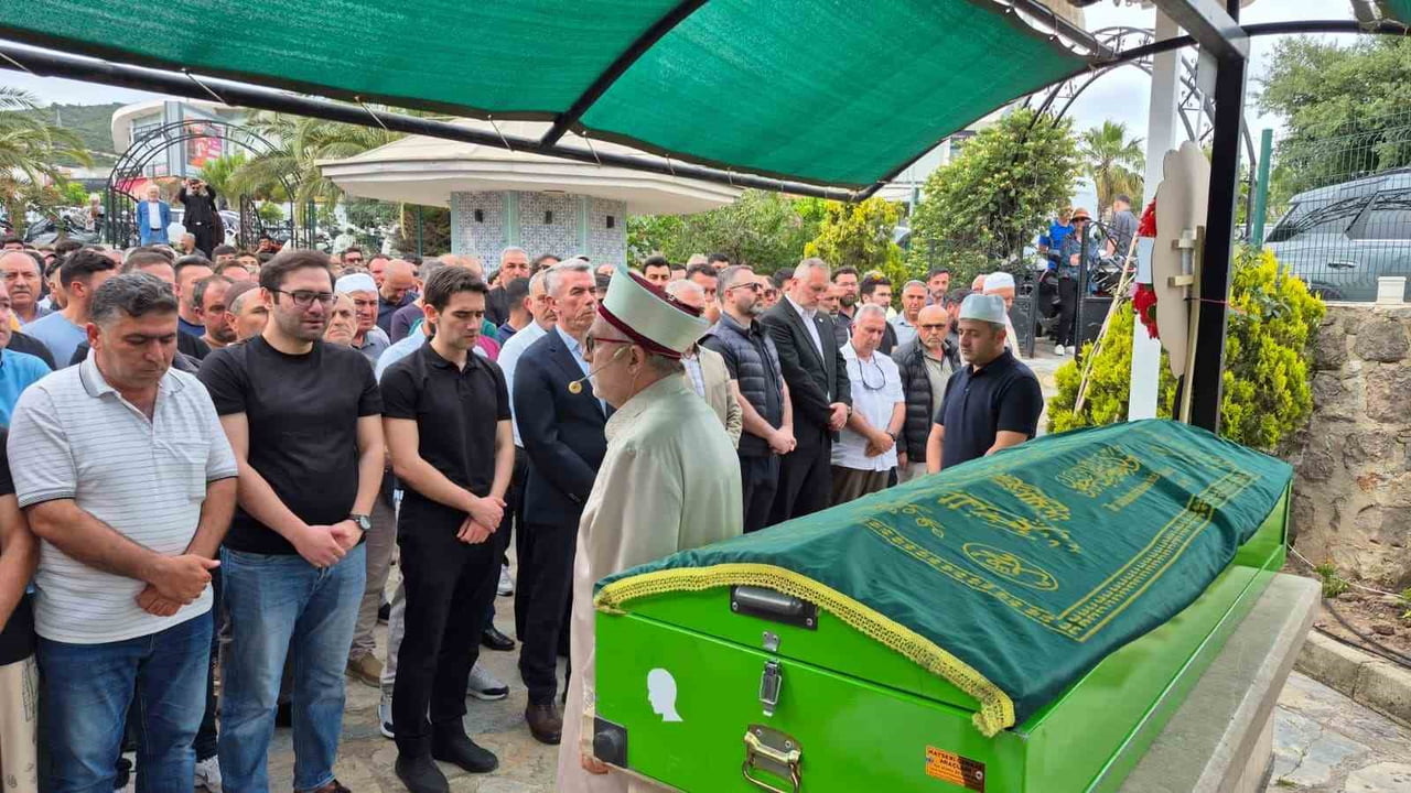 MOTOSİKLETİN ÇARPMASI SONUCU HAYATINI KAYBEDEN İMAM SON YOLCULUĞUNA UĞURLANDI
