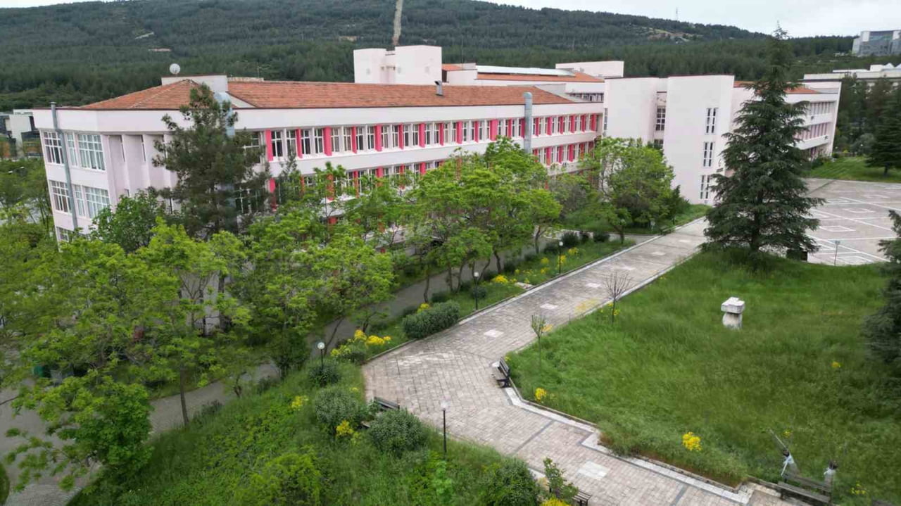 MSKÜ EDEBİYAT FAKÜLTESİNDE AKREDİTASYON BAŞARISI: 4 PROGRAM TESCİLLENDİ