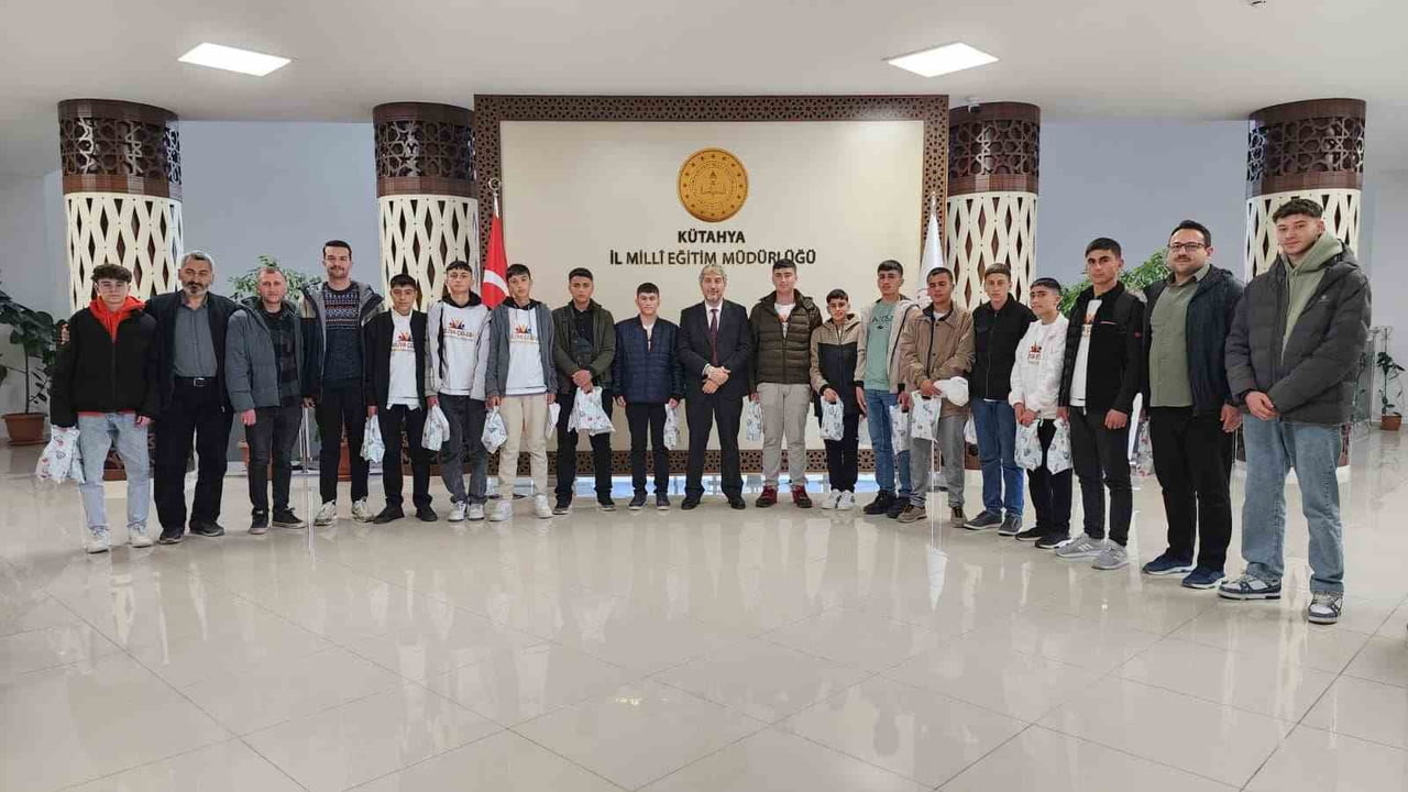 MÜDÜR YILMAZ, BİTLİSLİ ÖĞRENCİLERİ AĞIRLADI