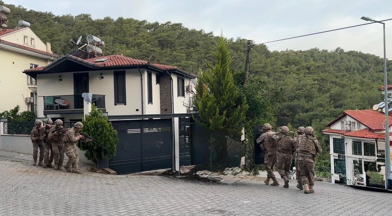 MUĞLA'NIN SEYDİKEMER İLÇESİNDE CUMHURİYET BAŞSAVCILIĞI'NIN TALİMATIYLA YÜRÜTÜLEN SORUŞTURMA...