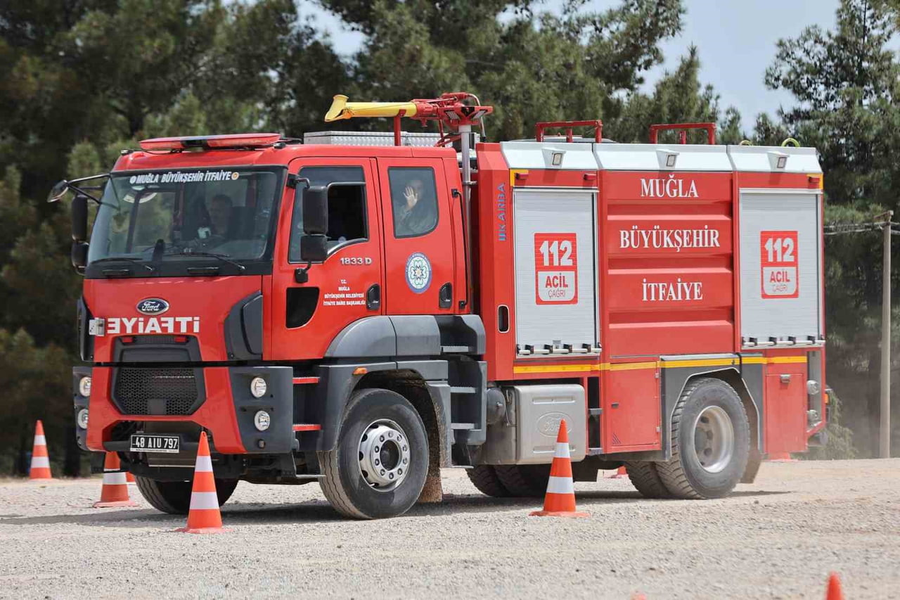 MUĞLA BÜYÜKŞEHİR BELEDİYESİ İTFAİYE PERSONELİNE KAPSAMLI EĞİTİM DESTEĞİ