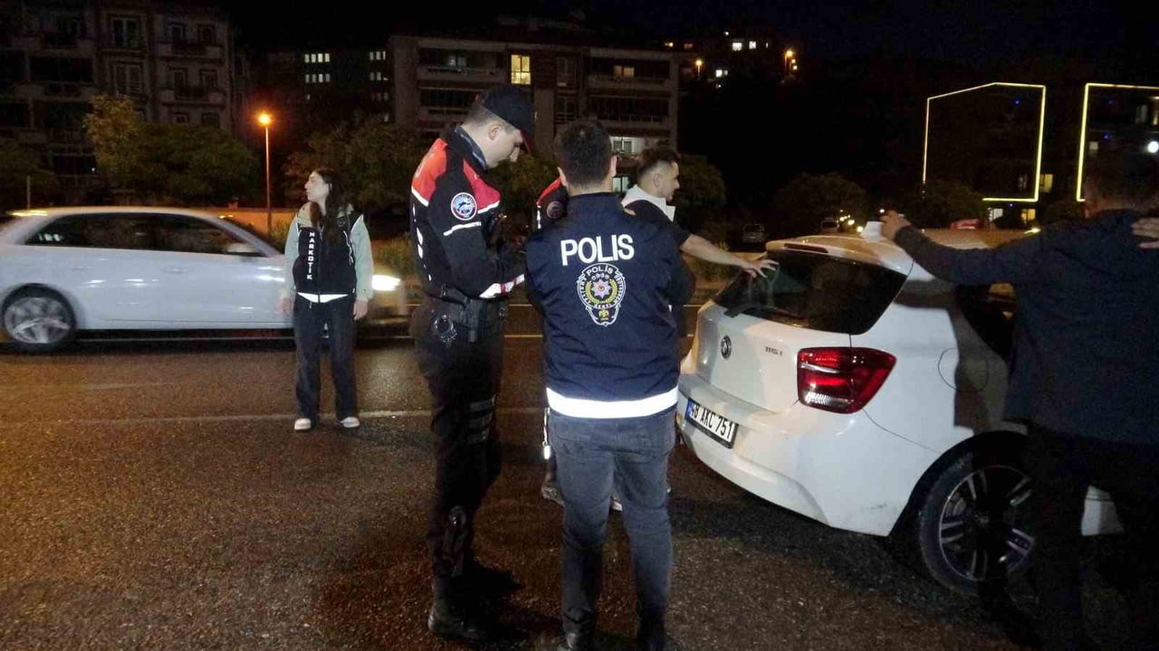 MUĞLA’DA BAYRAM ÖNCESİ DEV GÜVENLİK UYGULAMASI EKİPLER VE NARKOTİK KÖPEĞİ ALEX SAHADAYDI