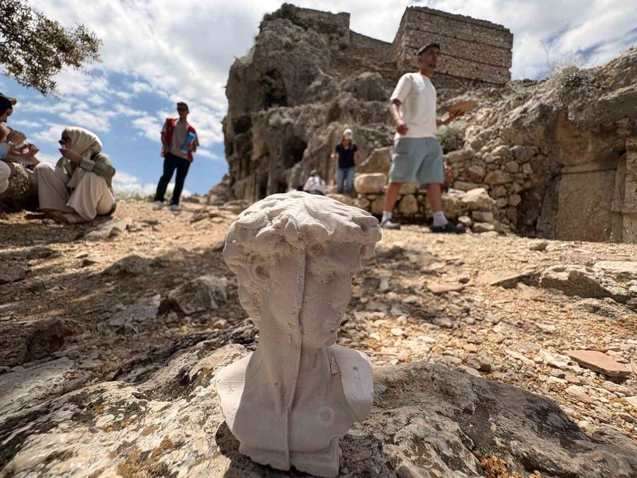 MUĞLA’DA GENÇLERİN TARİH, SANAT VE DOĞA YOLCULUĞU