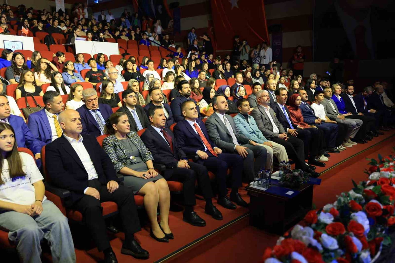 MUĞLA’DA GENÇLİK RÜZGARI EGE BÖLGE FİNALLERİ MUHTEŞEM BİR FİNALLE TAMAMLANDI