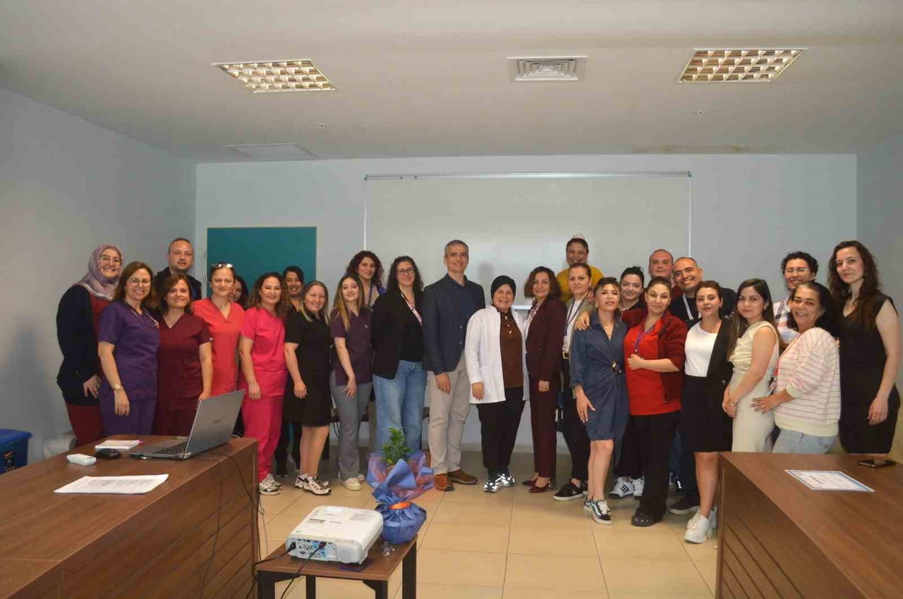 MUĞLA’DA YOĞUN BAKIM HEMŞİRELERİNE SERTİFİKA HEYECANI