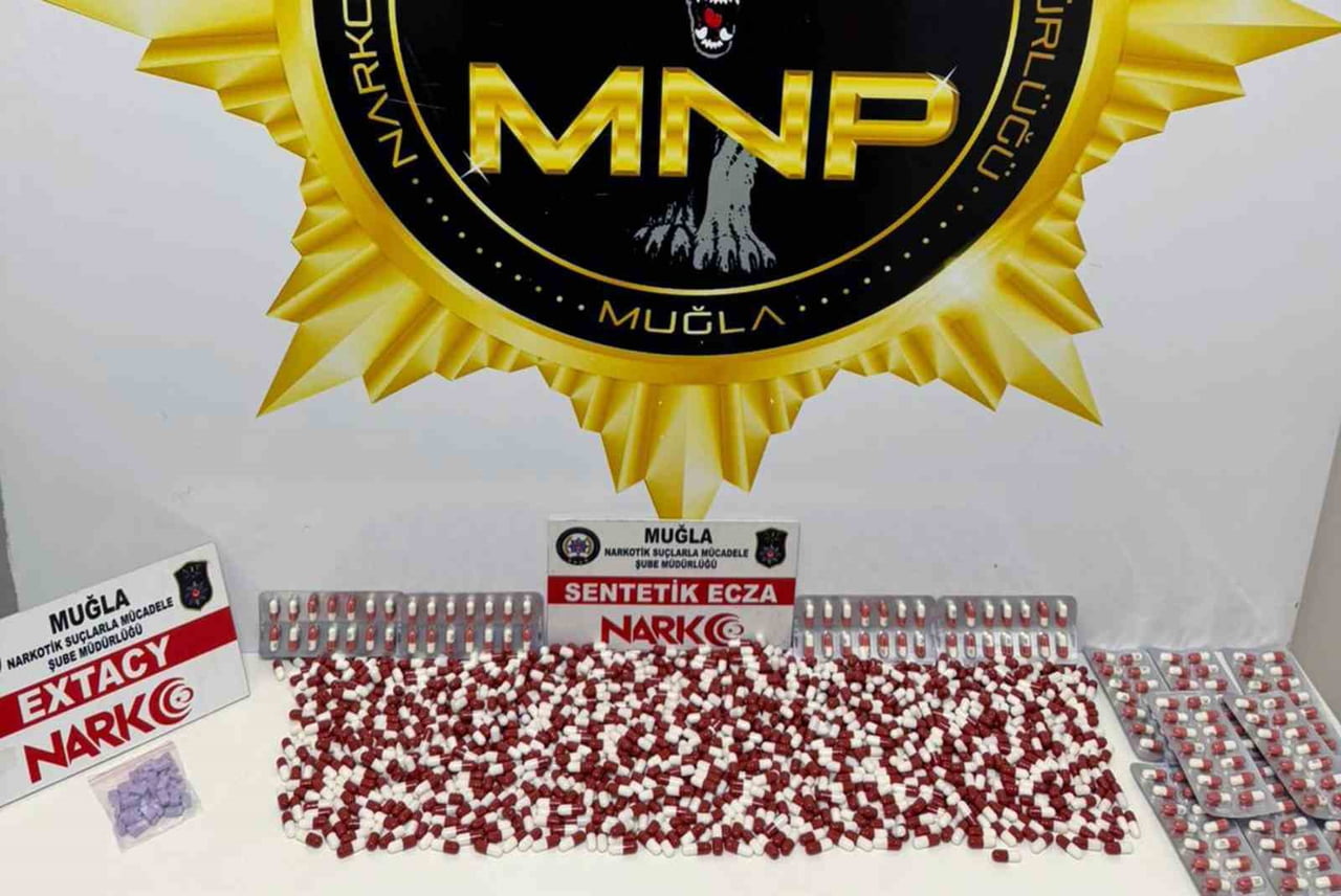 MUĞLA EMNİYET MÜDÜRLÜĞÜ NARKOTİK SUÇLARLA MÜCADELE ŞUBE MÜDÜRLÜĞÜ EKİPLERİNCE UYUŞTURUCU MADDE...