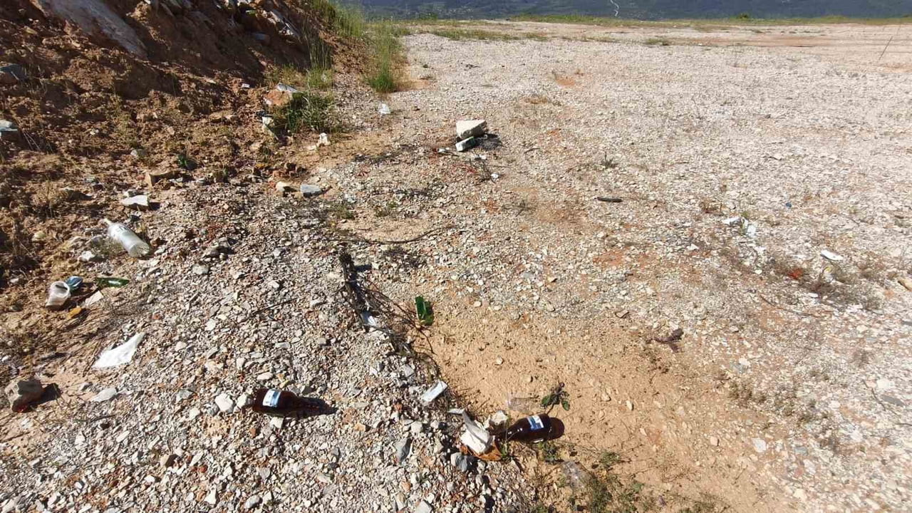 MUĞLA’NIN MENTEŞE İLÇESİNDE ÇEVRESİ ÇAM ORMANLARI İLE KAPLI BİR ALANDA SORUMSUZ VATANDAŞLAR...