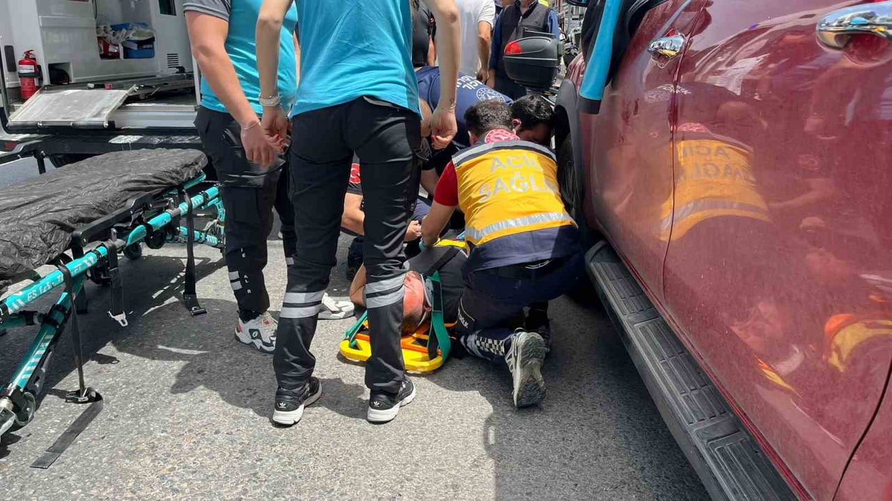 MUĞLA’NIN MENTEŞE İLÇESİNDE MOTOSİKLET İLE OTOMOBİLİN ÇARPIŞTIĞI KAZADA MOTOSİKLET SÜRÜCÜSÜ HAFİF...