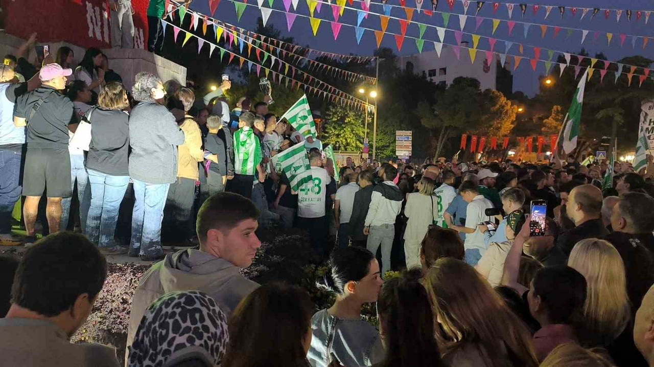 MUĞLASPOR KUPA İLE EVİNE DÖNDÜ