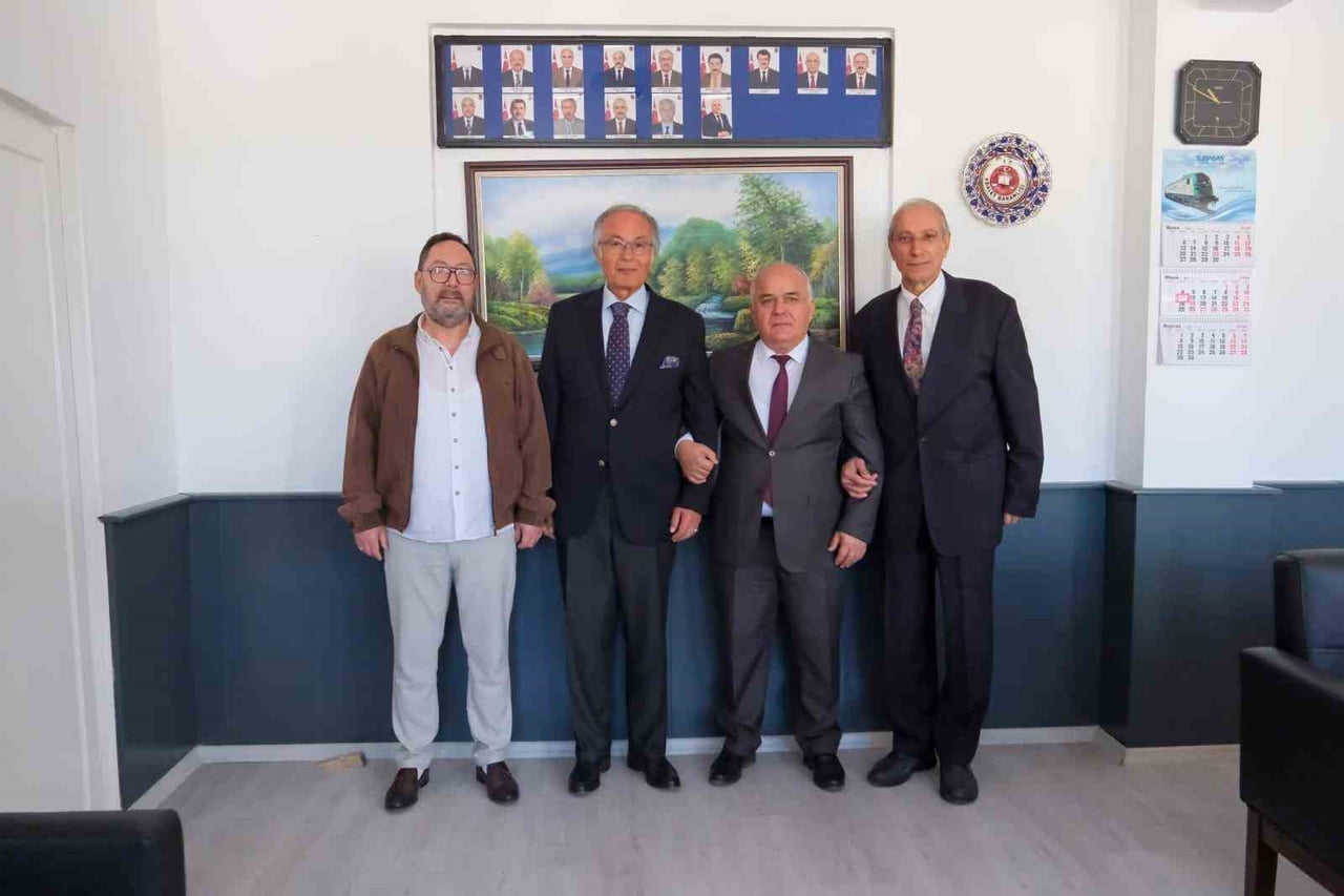 MUHARREM AKAYDIN (EN SAĞDA)
