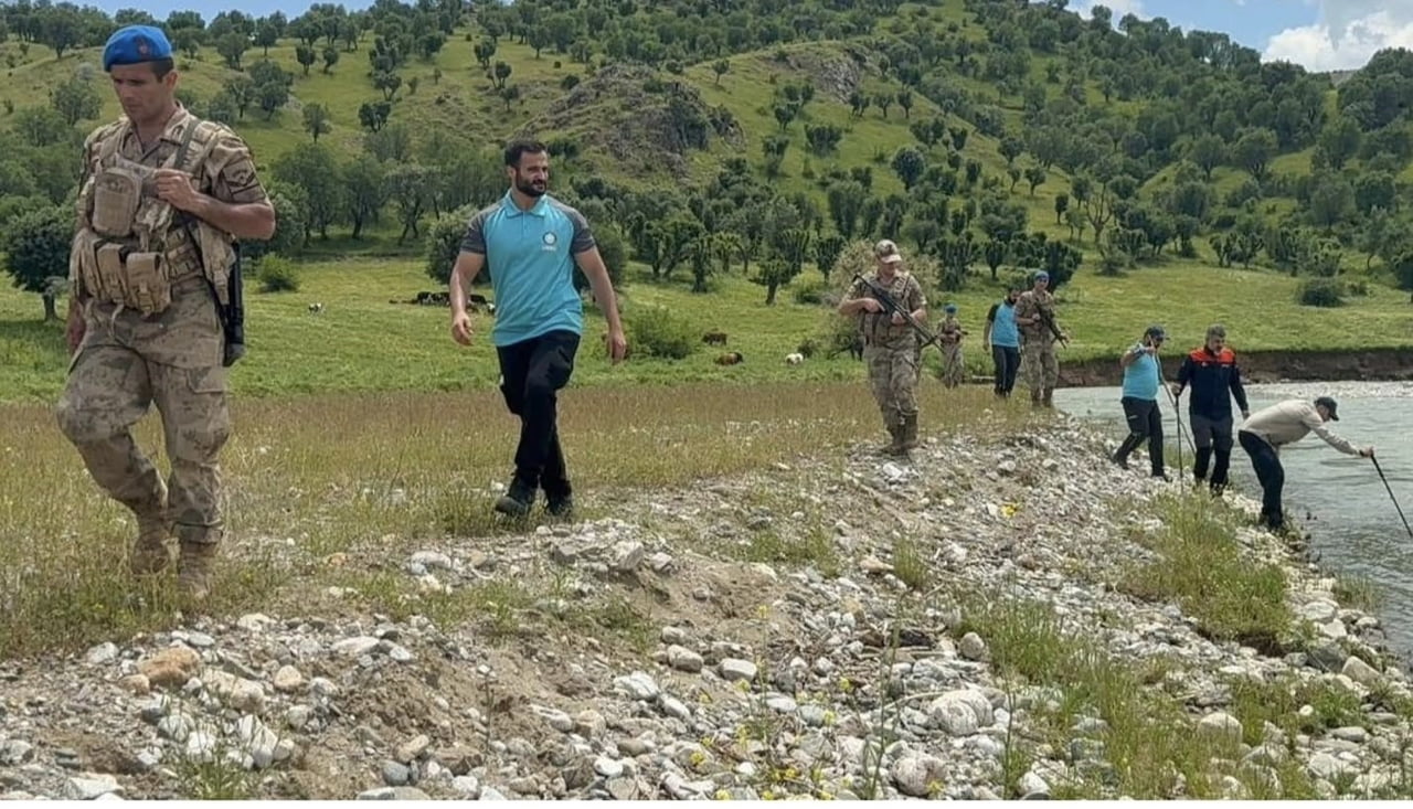 MUŞ'TA DEREYE KAPILARAK KAYBOLAN 61 YAŞINDAKİ GÜLSİME YILDIZ'I ARAMA ÇALIŞMALARI BATMAN...