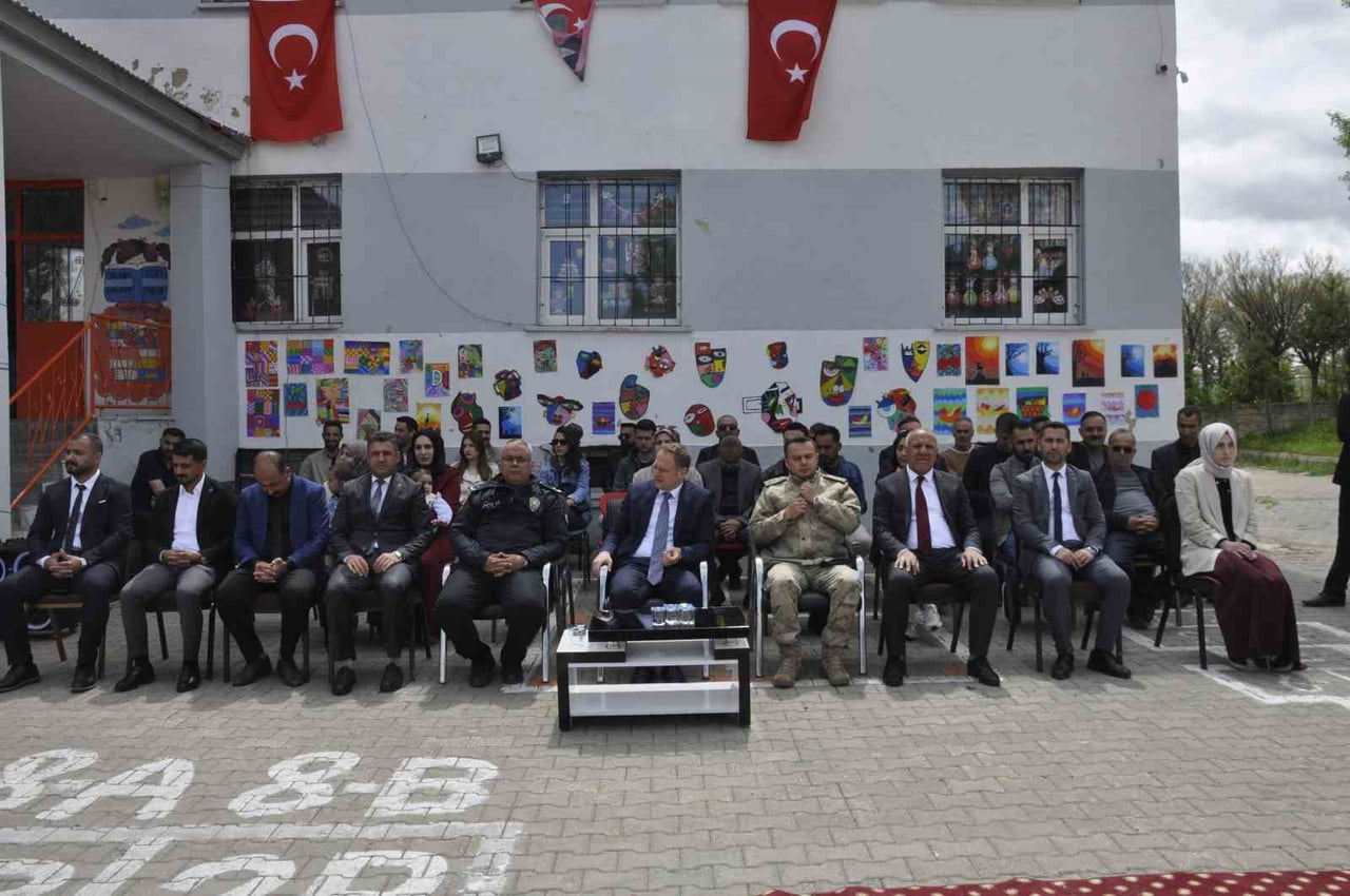 MUŞ'UN BULANIK İLÇESİNDEKİ CUMHURİYET İLK VE ORTAOKULU TARAFINDAN DÜZENLENEN ‘TÜBİTAK 4006 BİLİM...