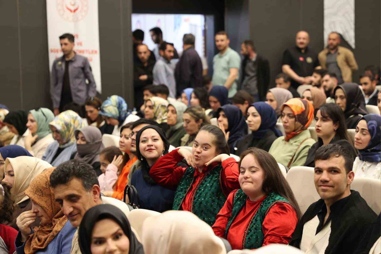 MUŞ’TA 10-16 MAYIS ENGELLİLER HAFTASI KAPSAMINDA, "AİLE VE NÜFUS ON YILI" ÇERÇEVESİNDE AİLE VE...