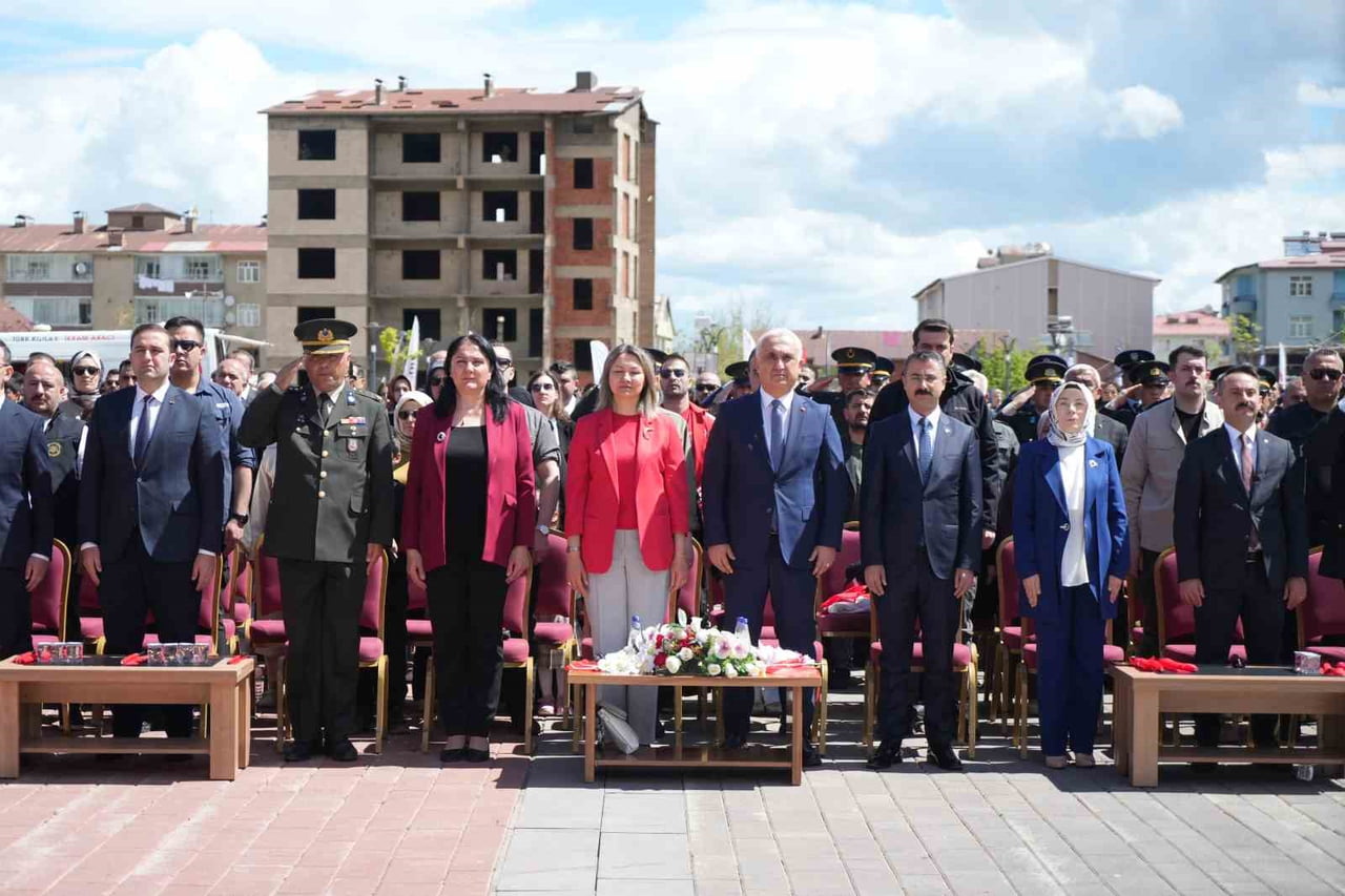 MUŞ’TA 19 MAYIS ATATÜRK’Ü ANMA, GENÇLİK VE SPOR BAYRAMI TÖREN VE ÇEŞİTLİ ETKİNLİKLERLE...