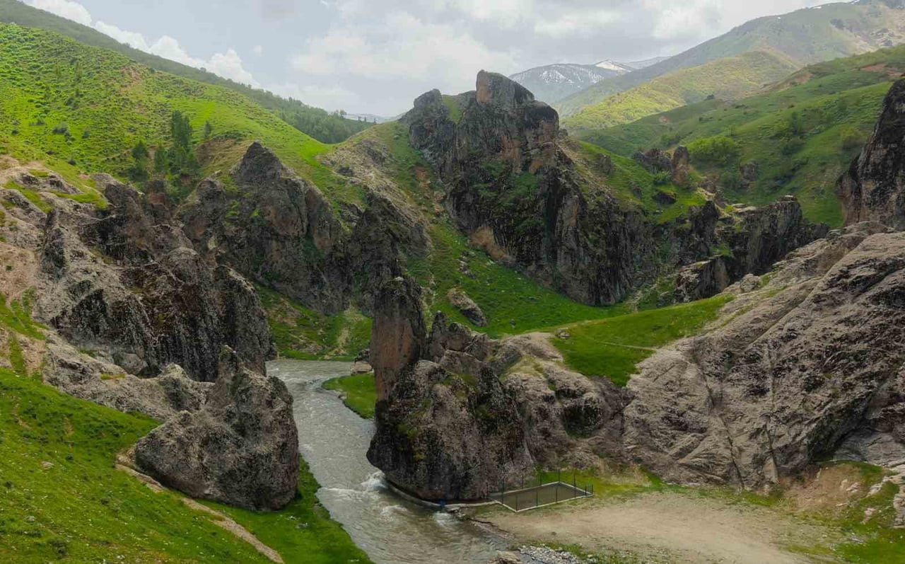 MUŞ’UN DOĞAL GÜZELLİKLERİ ARASINDA YER ALAN KIZILAĞAÇ KANYONU, ETKİLEYİCİ MANZARASI, DOĞAL YÜRÜYÜŞ...