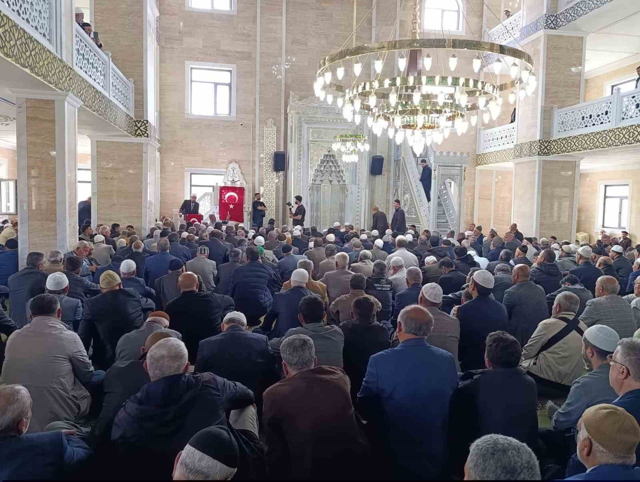 MUŞ’UN HASKÖY İLÇESİNDE YAPIMI TAMAMLANAN ŞEYH MUHAMMED KAZIM CAMİİ VE KÜLLİYESİ, DUALARLA İBADETE...