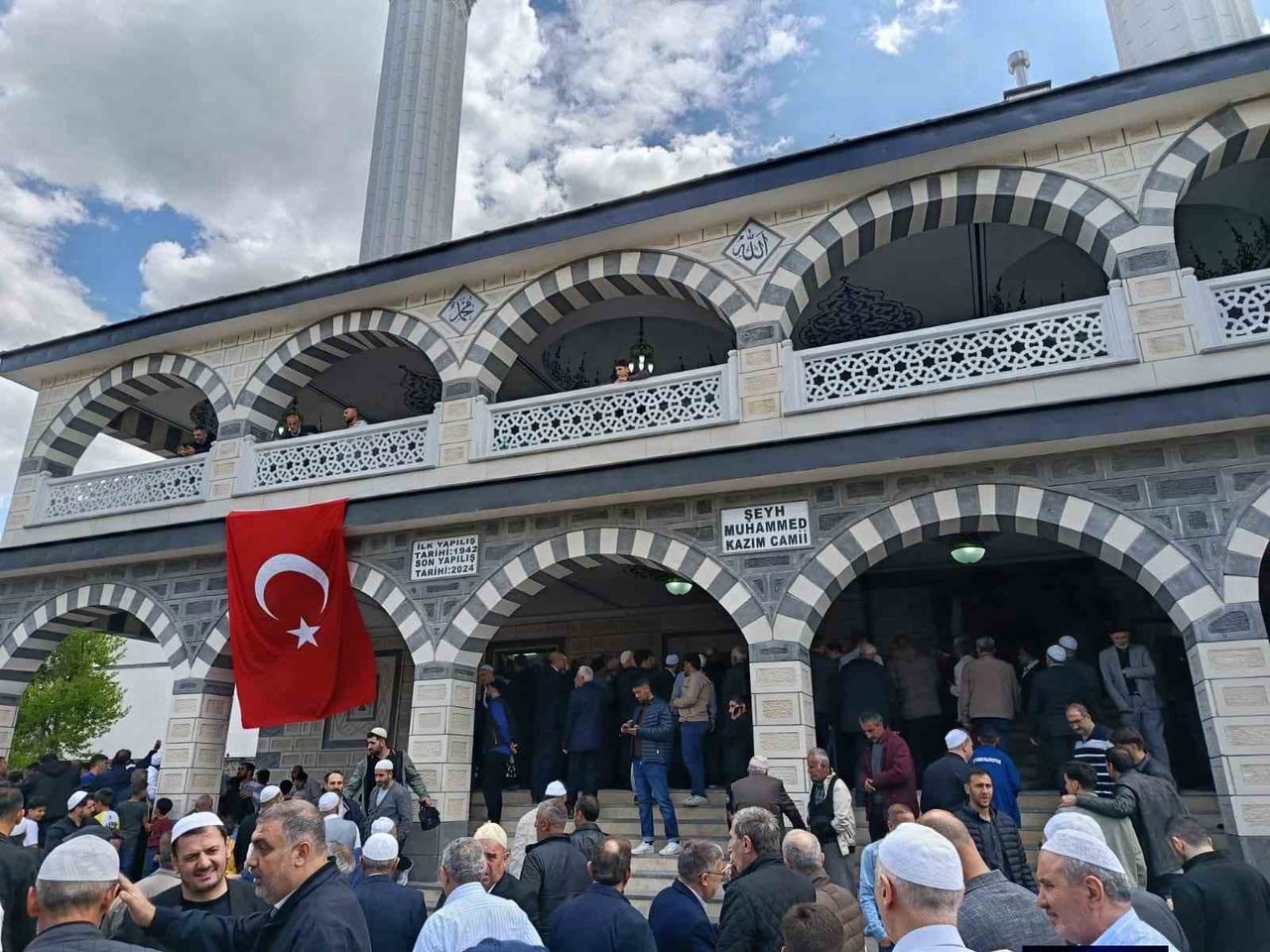 MUŞ’UN HASKÖY İLÇESİNDE YAPIMI TAMAMLANAN ŞEYH MUHAMMED KAZIM CAMİİ VE KÜLLİYESİ, DUALARLA İBADETE...