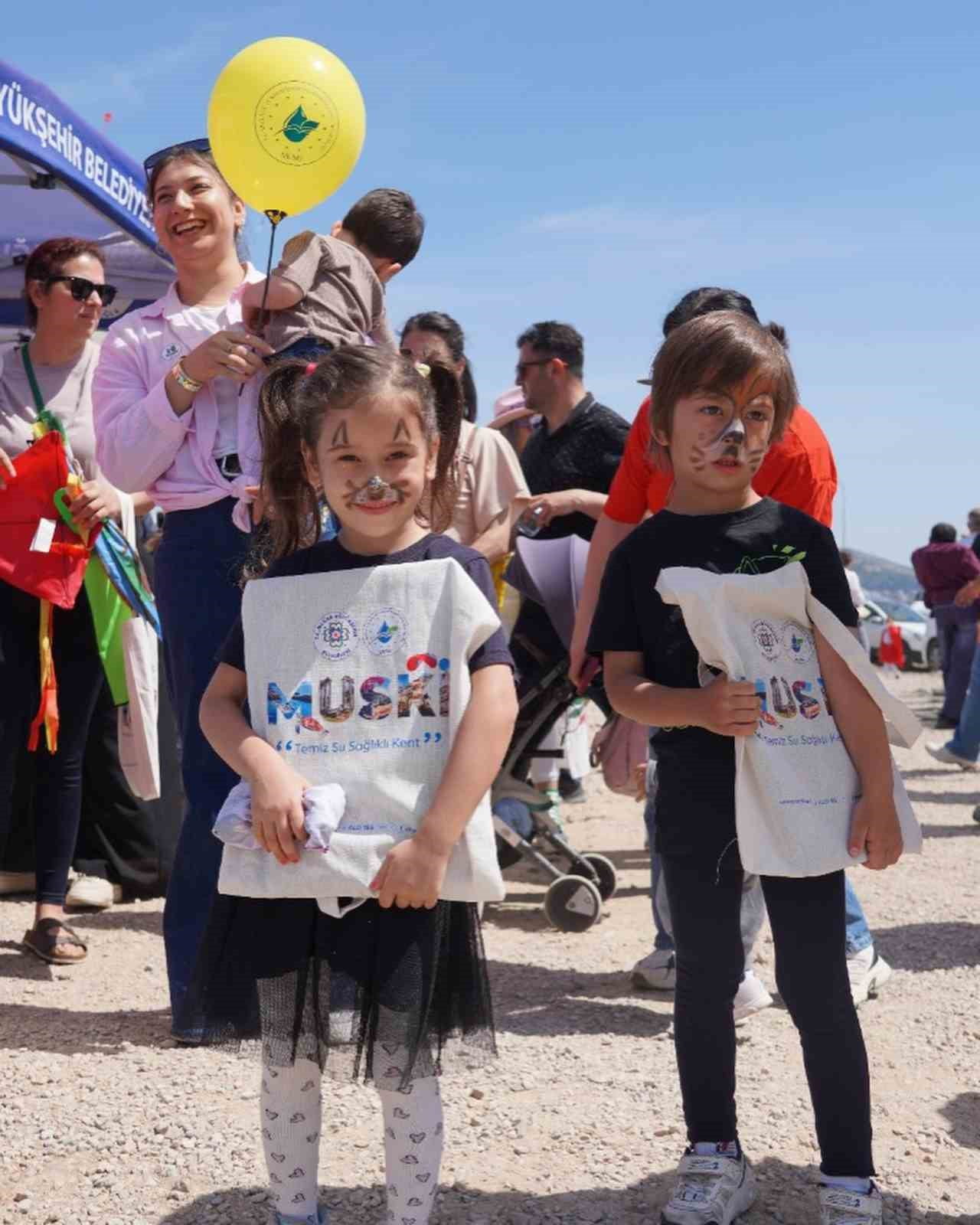 MUSKİ’DEN BODRUM UÇURTMA FESTİVALİ’NDE ÇOCUKLARA SU TASARRUFU EĞİTİMİ
