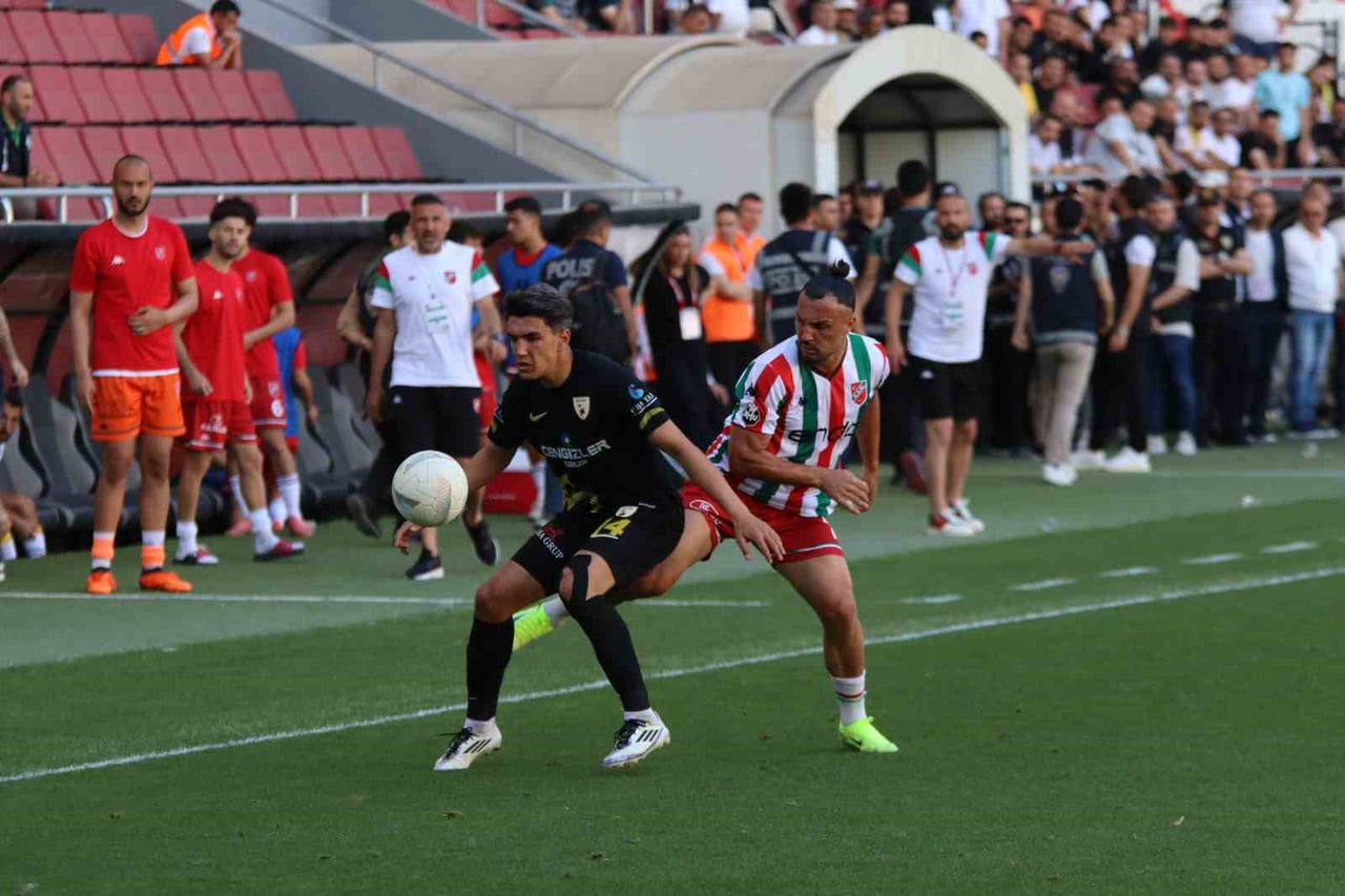 MUŞSPOR, İZMİR TAKIMLARININ KORKULU RÜYASI OLDU (ARŞİV)