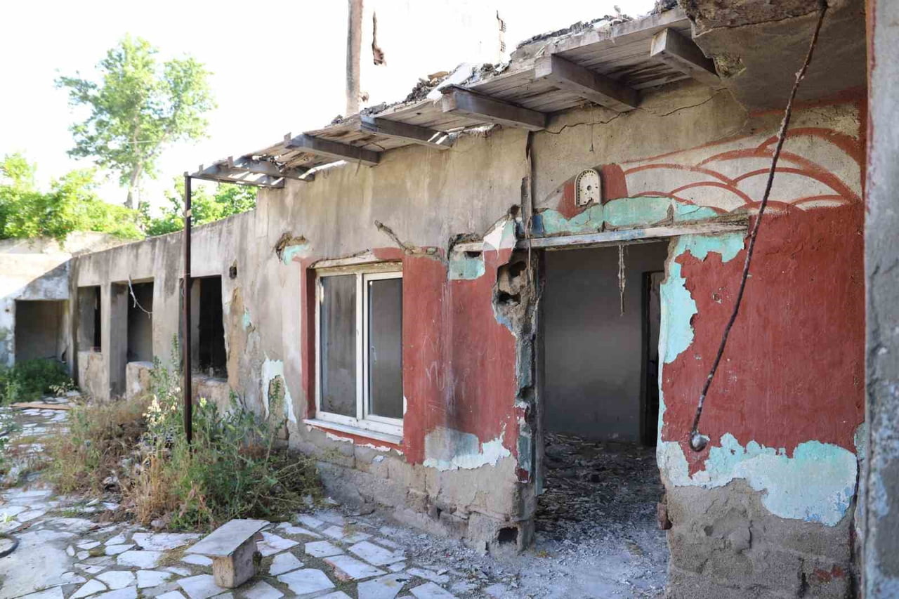 NAZİLLİ BELEDİYESİ FEN İŞLERİ MÜDÜRLÜĞÜ EKİPLERİ, VATANDAŞLARIN CAN VE MAL GÜVENLİĞİNİ TEHDİT EDEN...