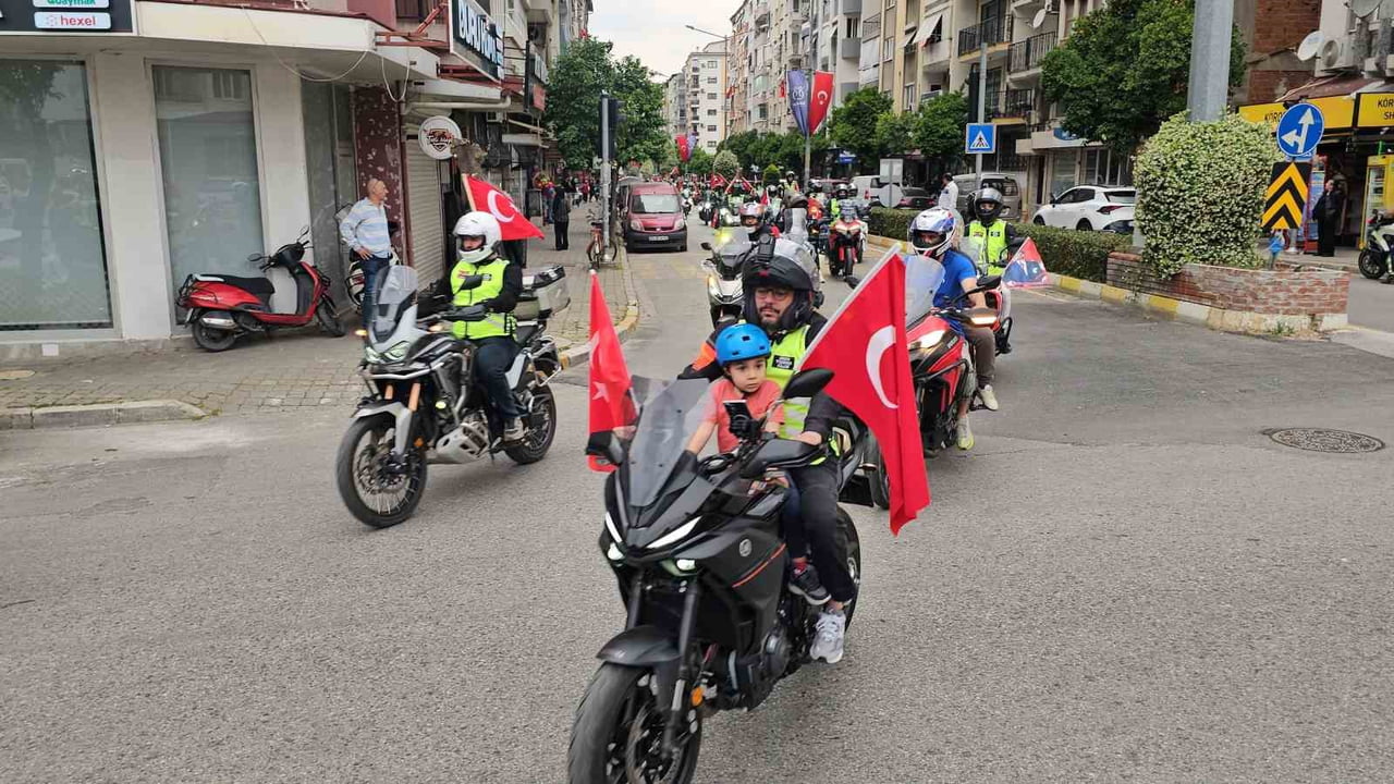 NAZİLLİ’DE İKİ TEKERLİ KUTLAMA