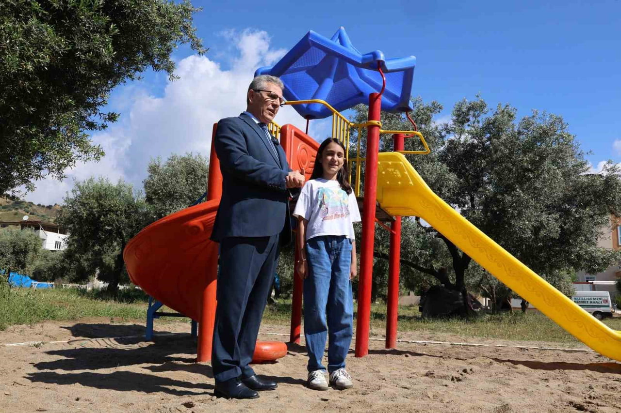 NAZİLLİ’DE ÖRNEK BİR VATANDAŞLIK DAVRANIŞI SERGİLEYEN 11 YAŞINDAKİ SİMAY EZEL NAVRUZ, YAŞADIĞI...