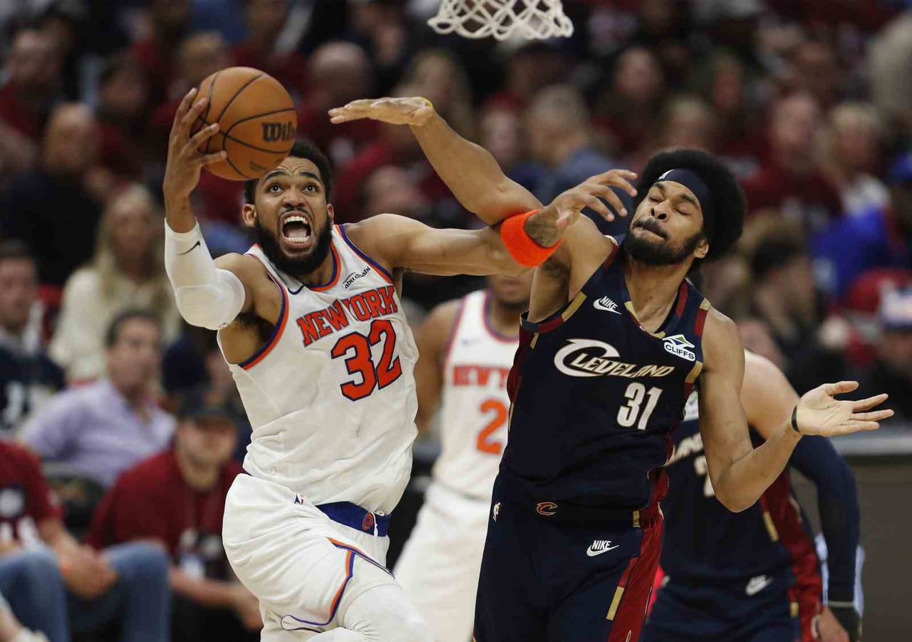NBA DOĞU KONFERANSI FİNAL SERİSİNDE NEW YORK KNİCKS, DEPLASMANDA CLEVELAND CAVALİERS'I 130-93...