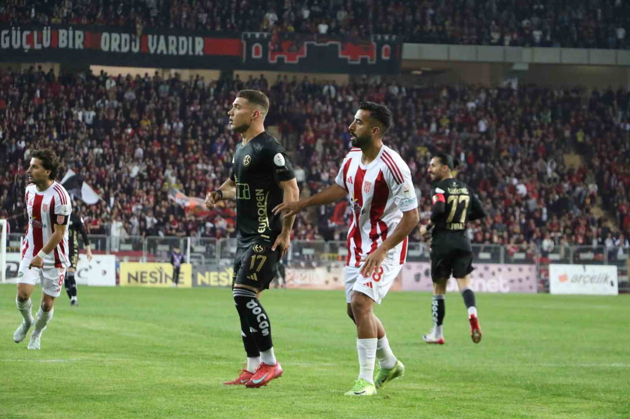 NESİNE 3. LİG YÜKSELME PLAY-OFF 1. TUR RÖVANŞ MAÇINDA ESKİŞEHİRSPOR, SAHASINDA AYVALIKGÜCÜ...