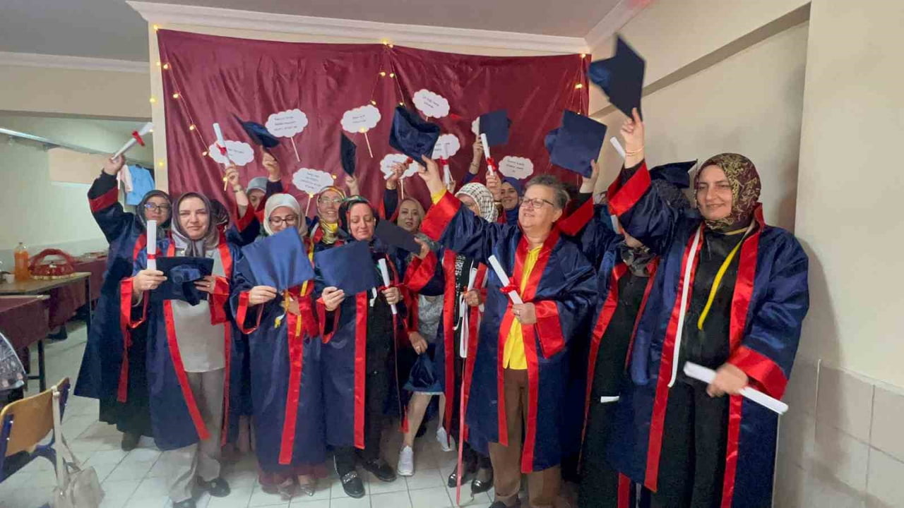 NEVŞEHİR’DE HALK EĞİTİMİ MERKEZİ’NDE EĞİTİM ALAN KADIN KURSİYERLER İÇİN ANLAMLI BİR ETKİNLİK...