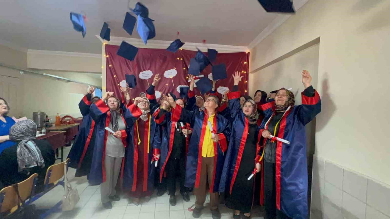 NEVŞEHİR’DE HALK EĞİTİMİ MERKEZİ’NDE EĞİTİM ALAN KADIN KURSİYERLER İÇİN ANLAMLI BİR ETKİNLİK...