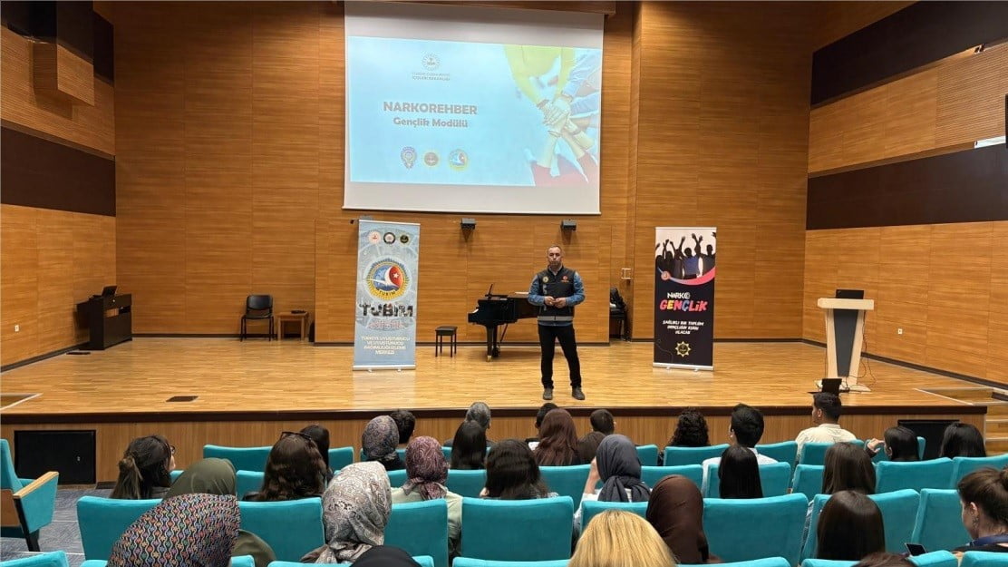 NİĞDE’DE NARKOTİK EKİPLERİNDEN BİLGİLENDİRME ÇALIŞMASI