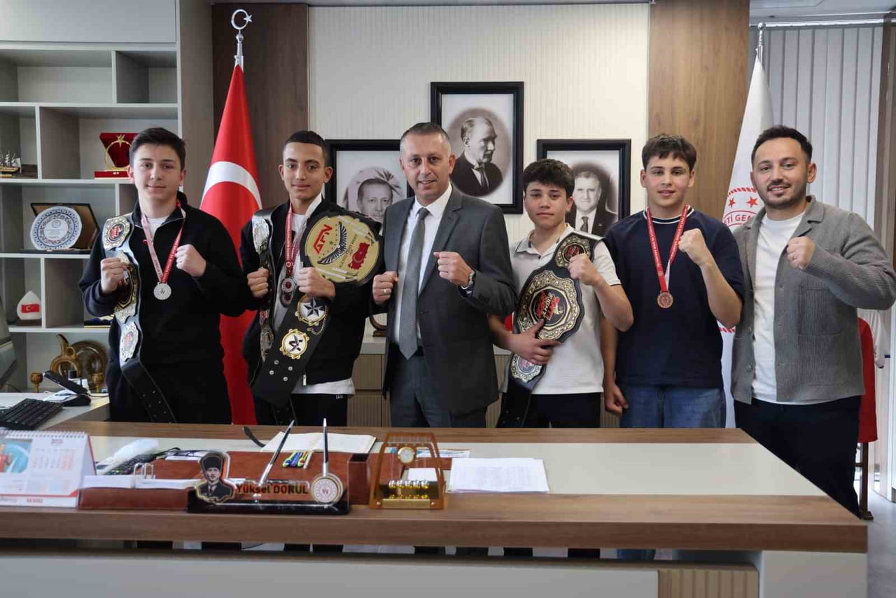 NİĞDELİ MUAYTHAİ SPORCULARINDAN TÜRKİYE DERECELERİ