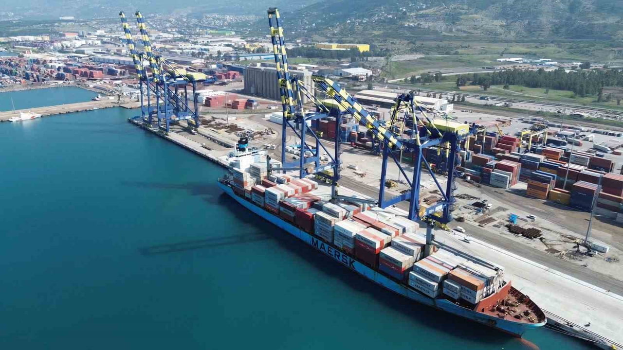 NİSAN AYINDA 48,2 MİLYON TON YÜK VE 1,2 MİLYON TEU KONTEYNER ELLEÇLENDİ