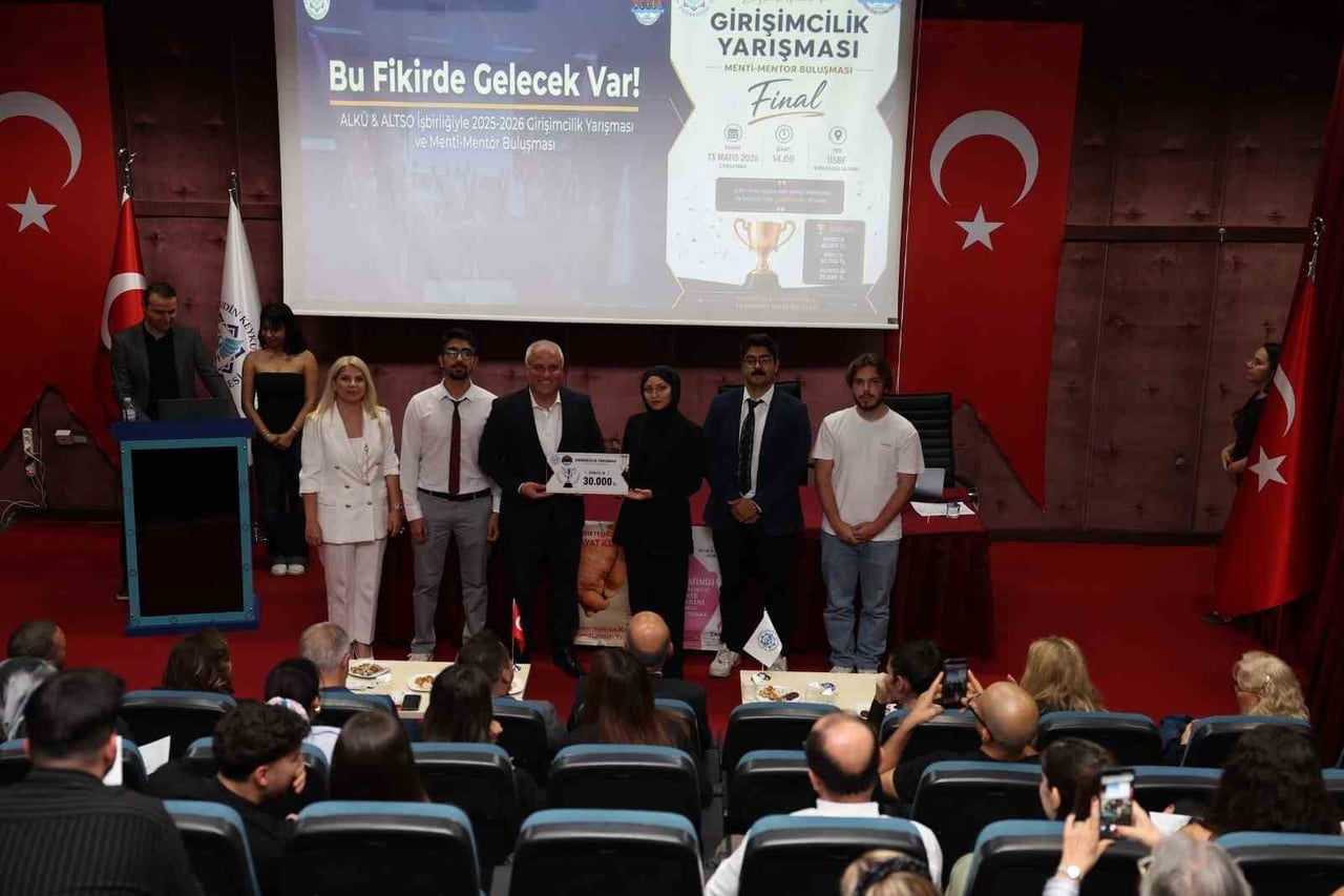 ÖĞRENCİLERİN BİRBİRİNDEN GÜZEL PROJELERİNİN YARIŞTIĞI ALANYA ALAADDİN KEYKUBAT ÜNİVERSİTESİ (ALKÜ)...
