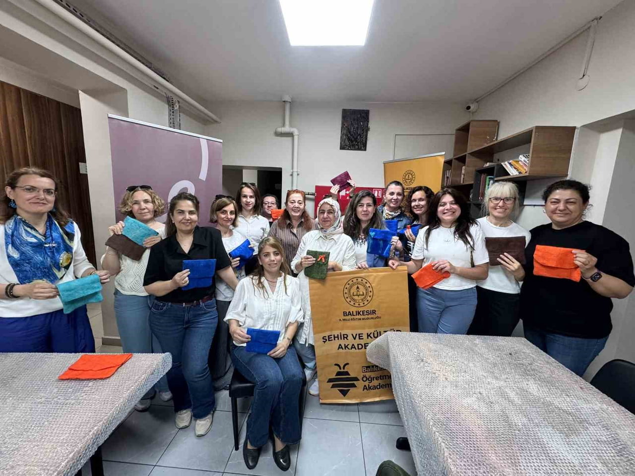 ÖĞRETMENLER KEÇENİN SANATA DÖNÜŞTÜĞÜ ATÖLYEDE