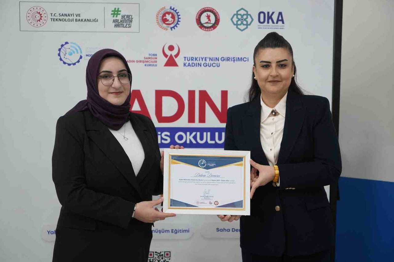 OKA GENEL SEKRETERİ MEHLİKA DİCLE (SAĞDA)