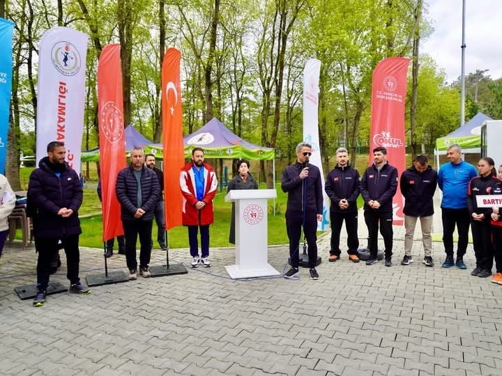 OKUL SPORLARI TENİS GRUP BİRİNCİLİĞİ MÜSABAKALARI ÇAYCUMA’DA BAŞLADI