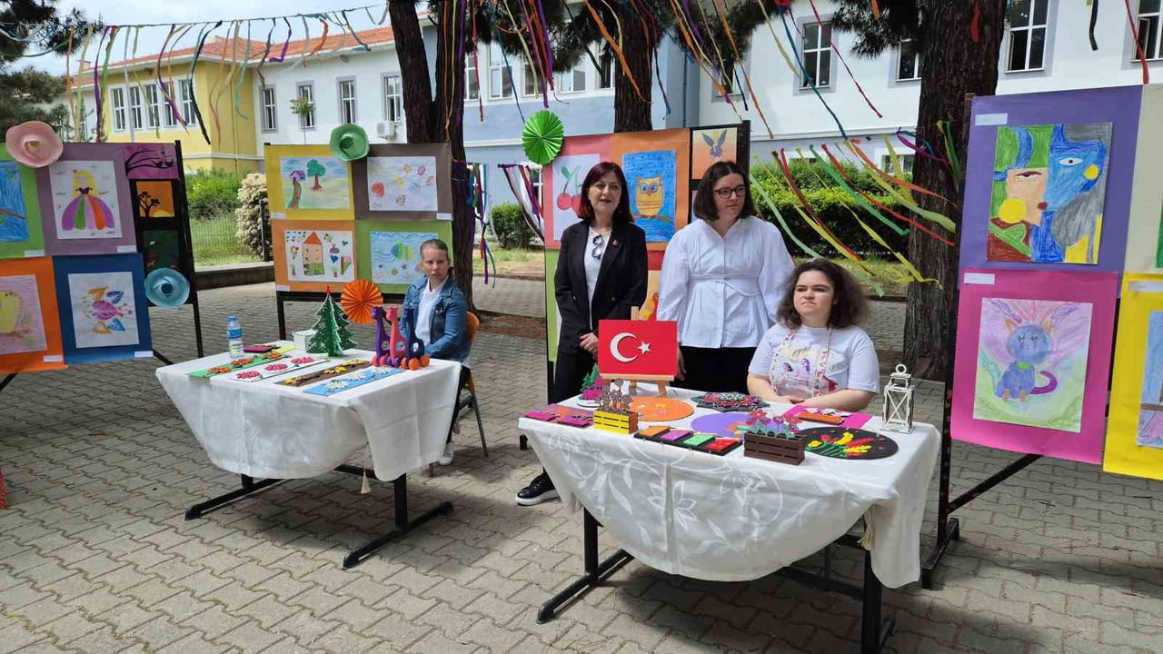 OKULDA EĞİTİM GÖREN ÖZEL ÖĞRENCİLERİN YIL BOYUNCA HAZIRLADIĞI ÇALIŞMALAR İÇİN SERGİ PROGRAMI...