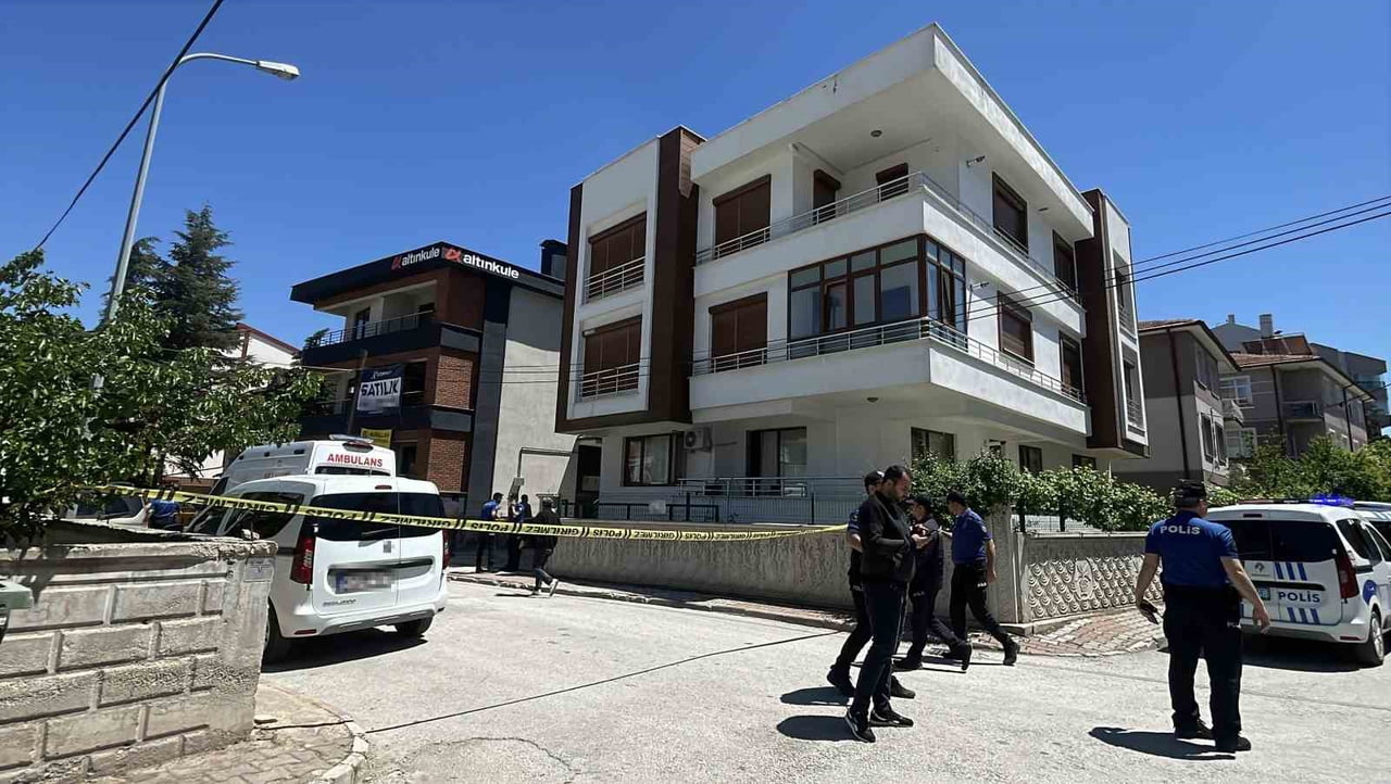 OLAY, ÖĞLE SAATLERİNDE MERKEZ MERAM İLÇESİ HAVZAN MAHALLESİ BENEKLİ SOKAK ÜZERİNDE BULUNAN 3 KATLI...