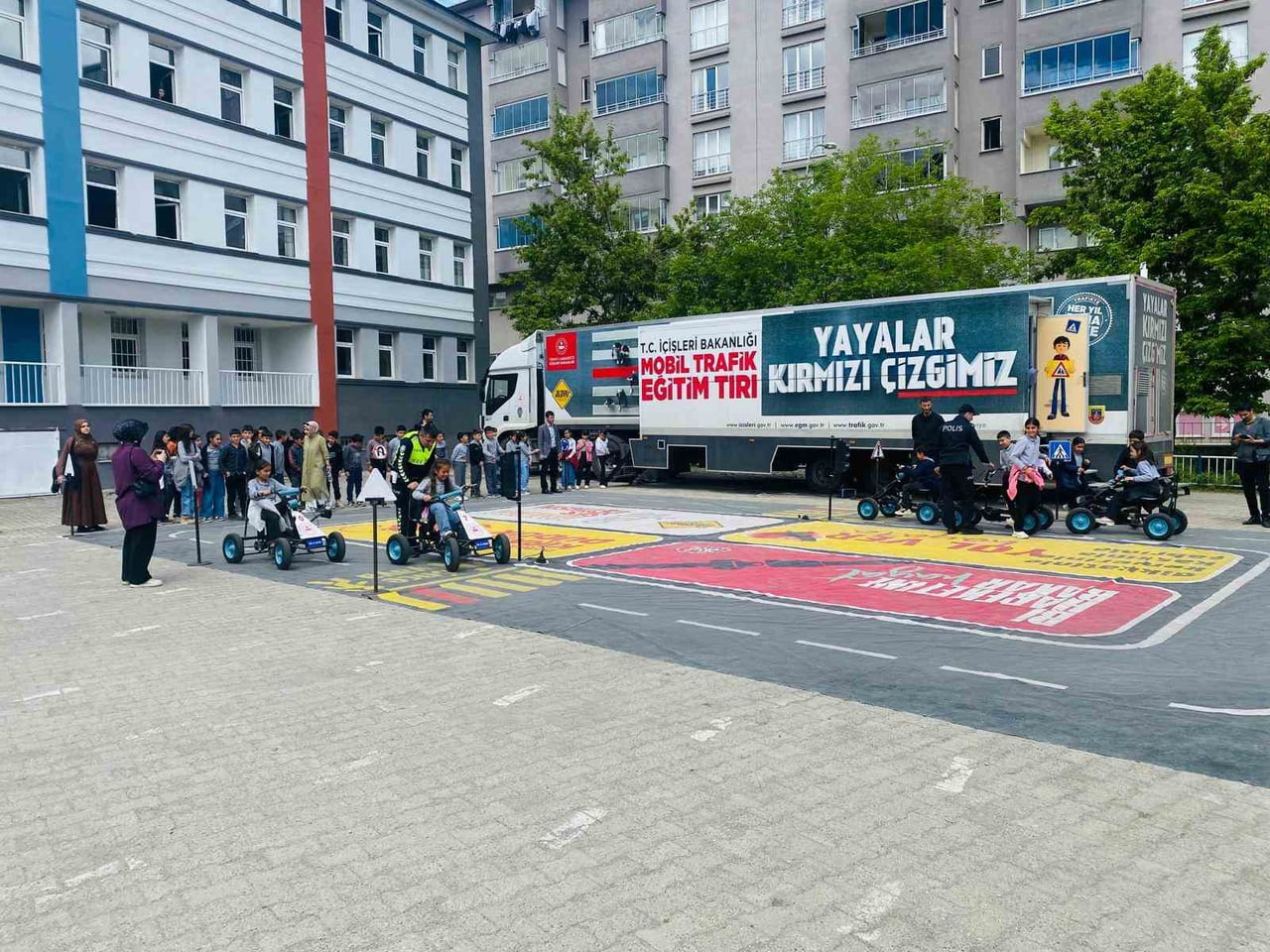 OLTU İLÇE EMNİYET MÜDÜRLÜĞÜ TRAFİK DENETLEME BÜRO AMİRLİĞİ TARAFINDAN TRAFİK BİLİNCİNİN...