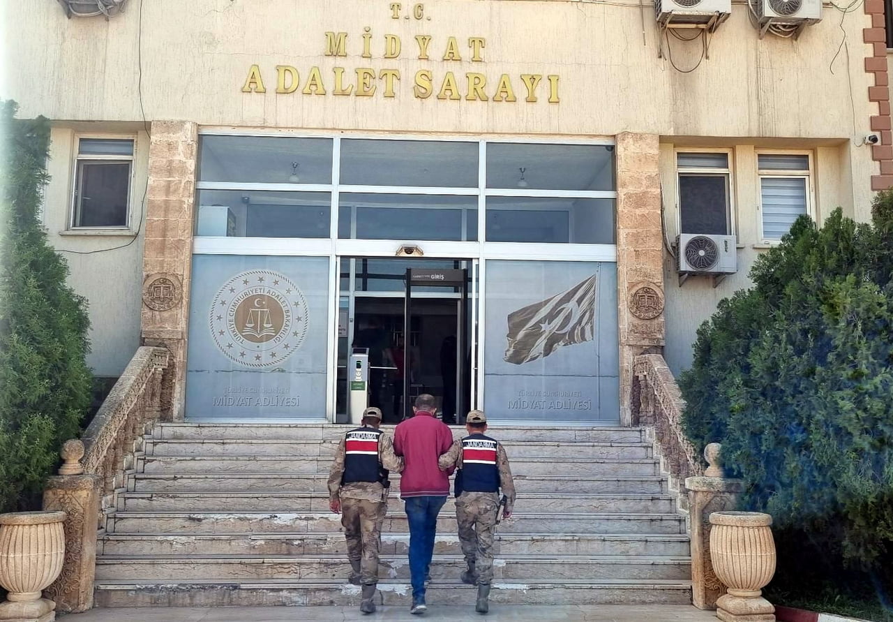 ÖLÜMLÜ KAZAYA KARIŞIP KAÇAN ŞOFÖR JANDARMA EKİPLERİ TARAFINDAN YAKALANDI