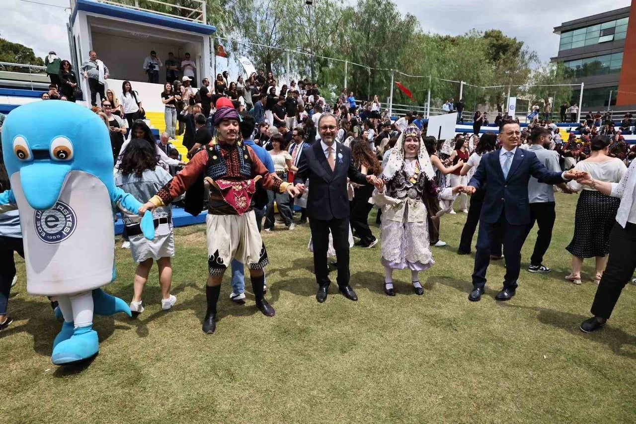 ÖNCEKİ DÖNEM GENÇLİK VE SPOR BAKANI, AK PARTİ İZMİR MİLLETVEKİLİ DR. MEHMET KASAPOĞLU EGE...