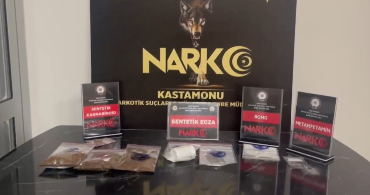 OPERASYONDA 140,34 GRAM BONZAİ MADDESİ, 18 ADET SENTETİK ECZA HAPI, 0,44 GRAM METAMFETAMİN MADDESİ...